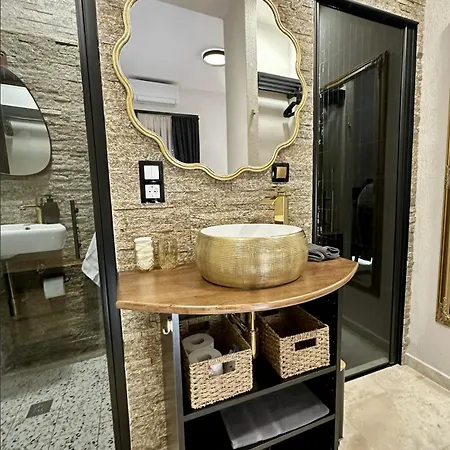 Avra Guest house 3*