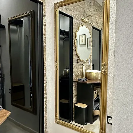 Avra 4*