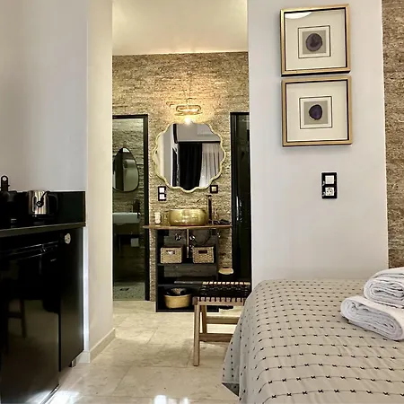 Avra Guest house