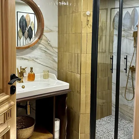 Avra Guest house 3*