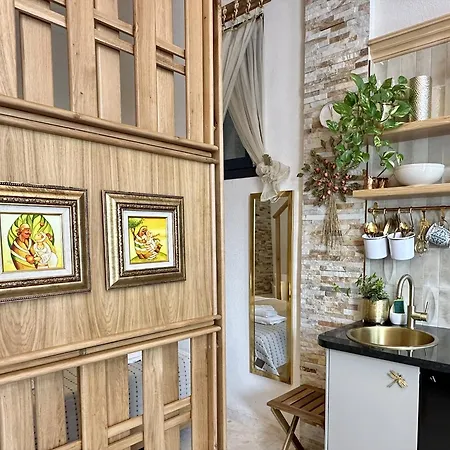 Avra Guest house 4*