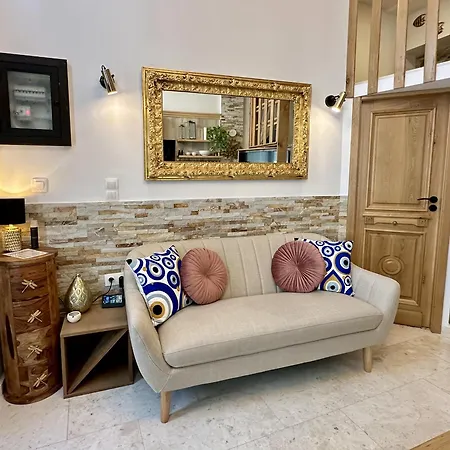 Avra Guest house 4*