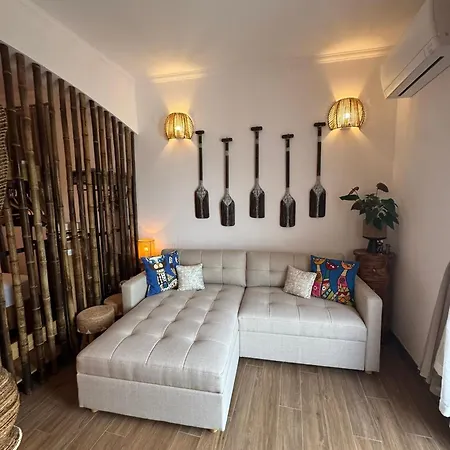 Avra Guest house